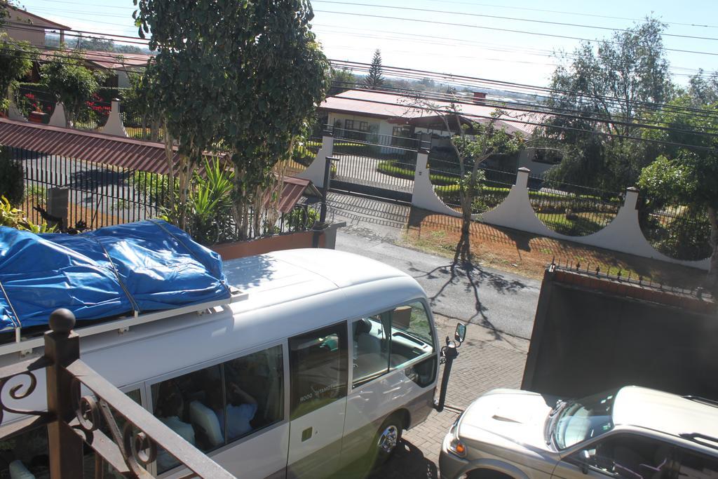 Hotel Santa Maria Inn Alajuela Bagian luar foto